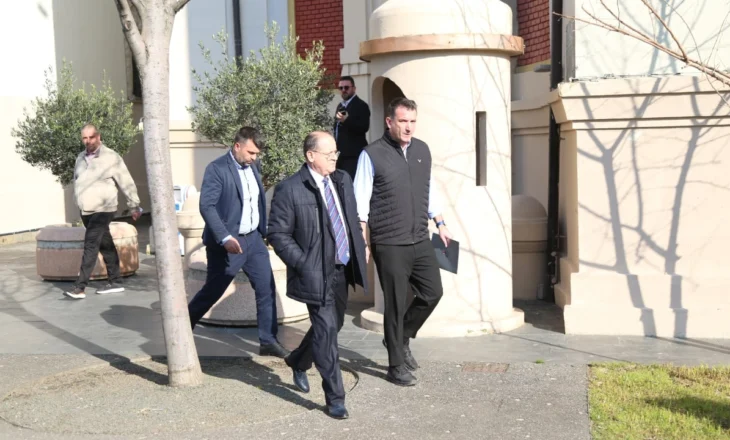 Veliaj dorëzon padinë në Gjykatën Kushtetuese kundër shkarkimit nga Qeveria dhe Këshilli Bashkiak, ja argumentet e ish-kryebashkiakut