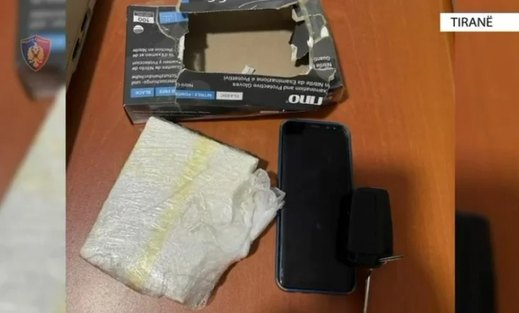 VIDEO/ 22-vjeçari kapet me gjysmë kg kokainë, do ta shpërndante me doza të vogla në Tiranë