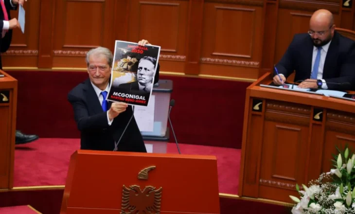 VIDEO/ Lideri i opozitës, Sali Berisha, voton Charles McGonigal për Kryetar të Kuvendit të Shqipërisë