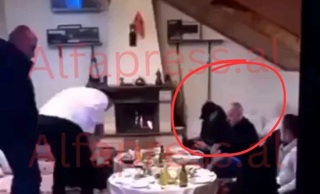 VIDEO/ Plas skandali, Olsi Rama dhe deputeti demokrat darkojnë me Troplinët
