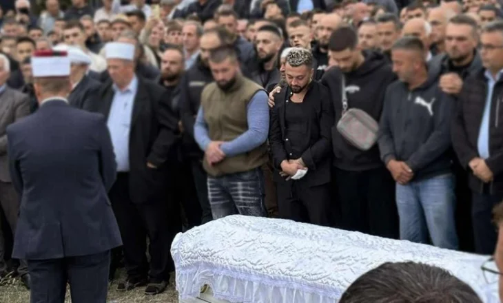 VIDEO/ Xheneta e pranishme në varrimin e Eldionit, ngushëllon Gjestin