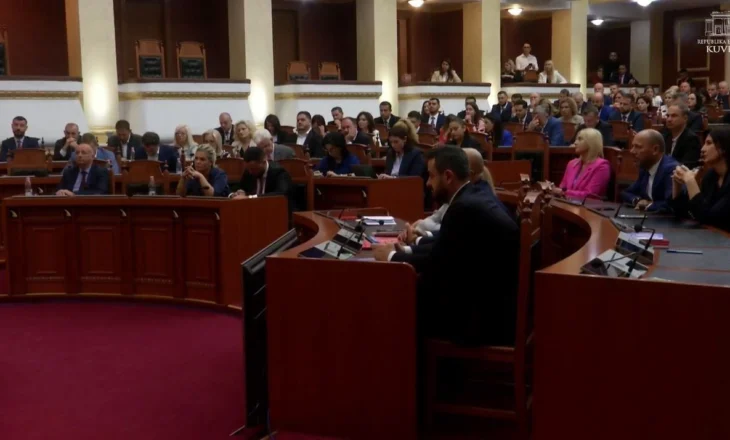 Vijojnë përplasjet për Komisionet Parlamentare, opozita i përgjigjet Ballës: Gënjyet, një komision që drejtonim ne e keni ndarë në 3