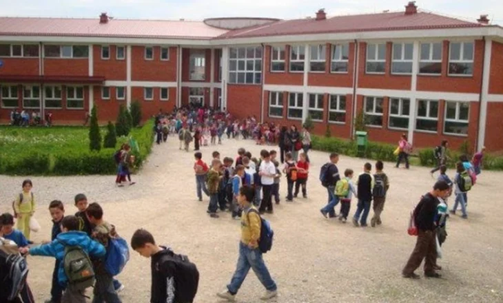 Viti i ri shkollor! Masat: Prani e shtuar efektivësh, mbyllen kioskat që shesin alkool e duhan pranë shkollës