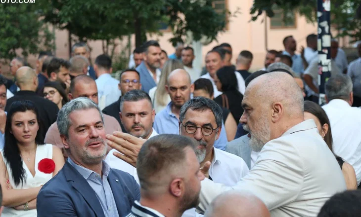 Vlora që “ha” kryebashkiakët! Ç’ndodhi me Ermal Dredhën, mesazhi për vartësit dhe emërimi i minutave të fundit