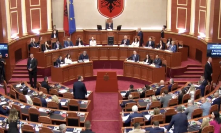 Votohet mes tensioneve programi i qeverisë, seanca zgjati 25 minuta