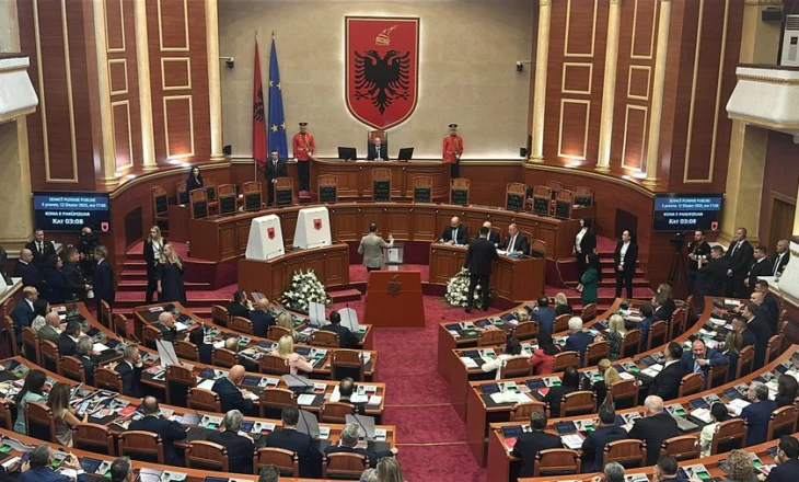 “Votova për refleks”, zgjedhja e Peleshi, kush është deputeti që ‘tradhtoi’ Berishën