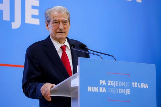 Vrasjet në Shkodër, reagon Berisha: Bandat kanë licencë për vrasjet nga Edi Rama
