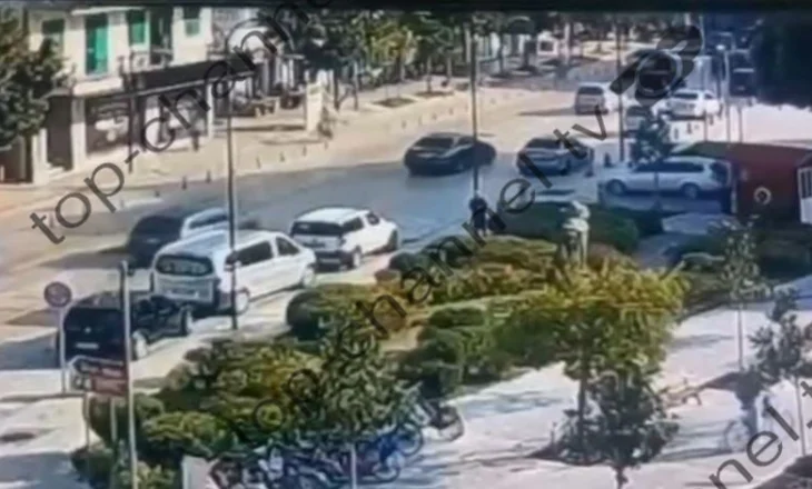 Vrau dy persona dhe plagosi dy të tjerë në Shkodër, dalin pamjet kur autori largohet nga vendngjarja
