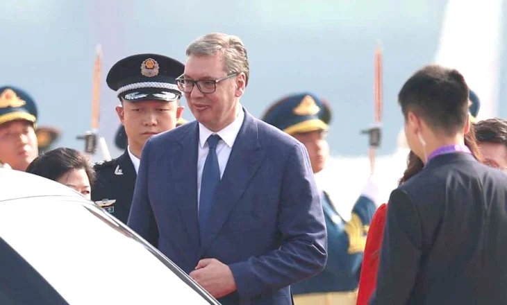 Vuçiç poshtërohet sërish në Kinë, mediat serbe “kryqëzojnë” presidentin, pse Moska dhe Pekini po e braktisin Beogradin