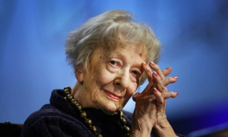 Wislawa Szymborska: Poezia lind nga dashuria
