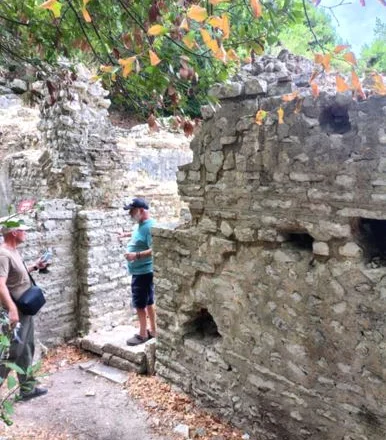 Zbatimi i planit të konservimit në Butrint, ekspertët vizitojnë parkun