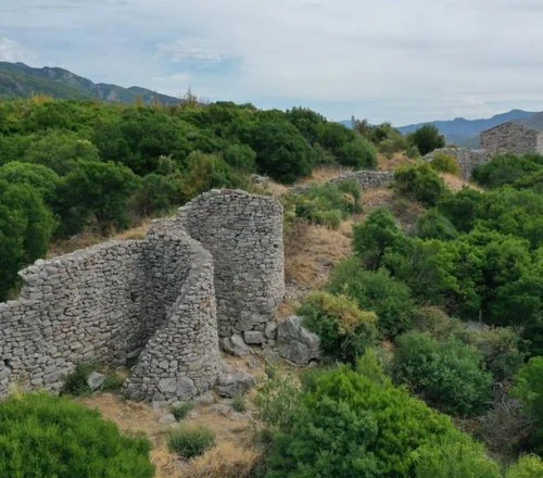 Zbulime të reja arkeologjike në qytetin mesjetar të Sardës