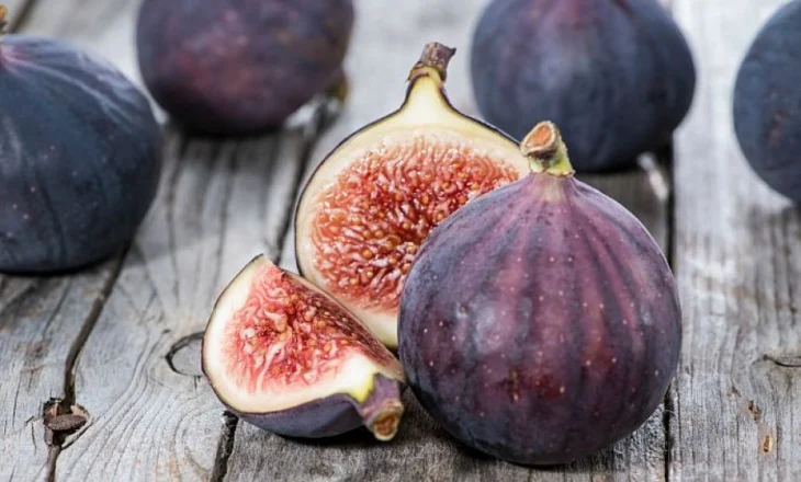 Zbuloni disa arsye pse duhet t’i përfshini fiqtë në dietën tuaj