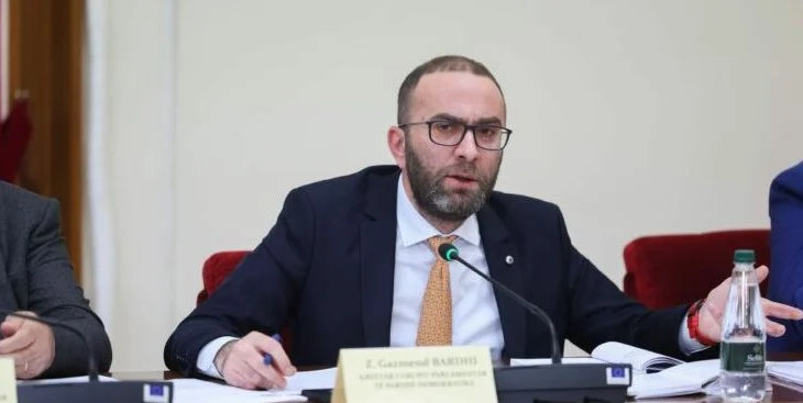 Zgjedhjet e parakohshëm/ “Po përgatisim emrin”,Bardhi:Shkarkimi i Veliajt është i vonuar, Rama e urdhëroi nga Asambleja
