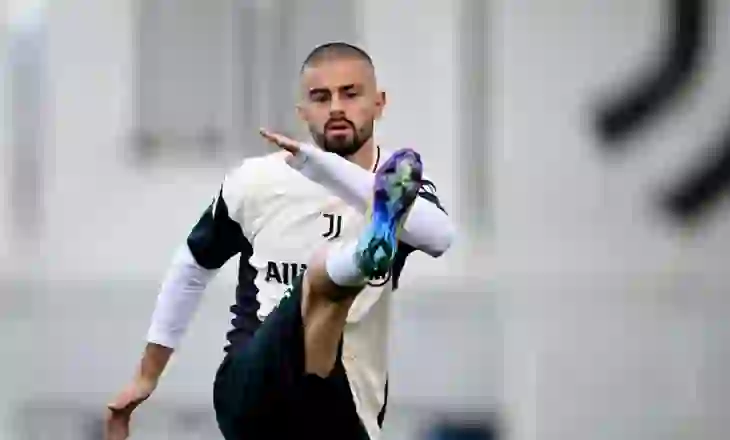 Zhegrova, një surprizë në Continassa: dy gola të arritur në dhjetë minuta për Juventusin. Cilat ishin personat që e ndihmuar gjatë kalvarit fizik