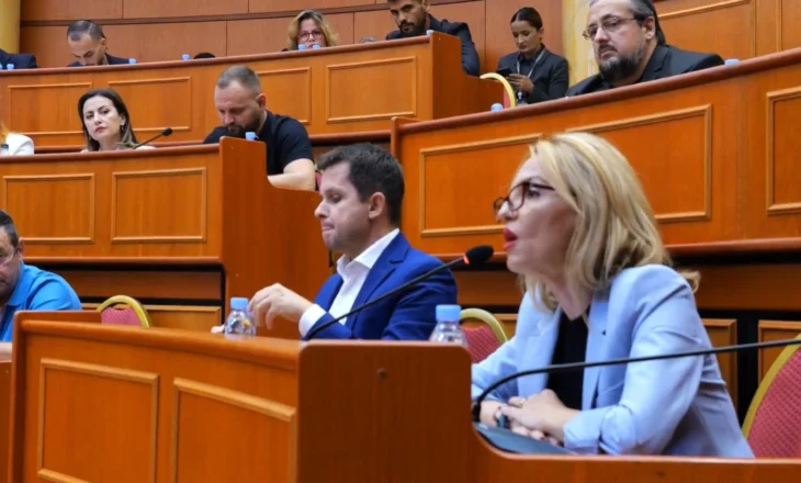 Zhulali thumbon Veliajn: Sot po shijon gjellën që ka gatuar vetë – mungesa e tij, përgjegjësi e socialistëve