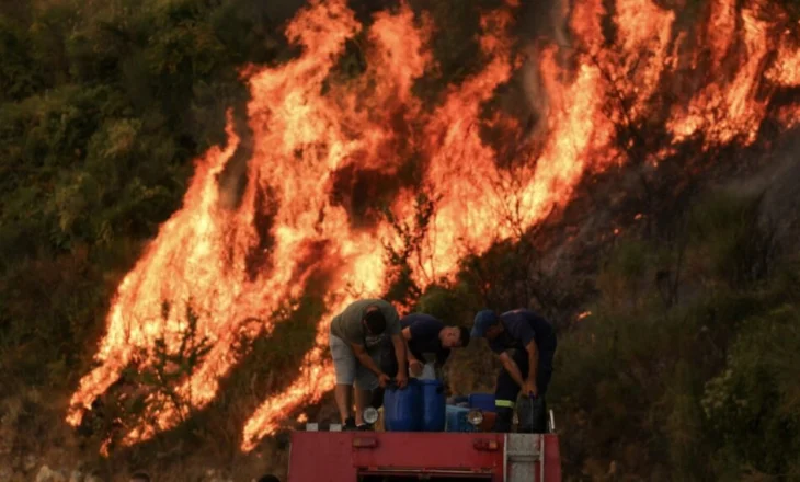 Zjarr në Butrint, flakët rrezikojnë Parkun Kombëtar