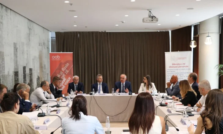 Zyra e Komisionerit takim me drejtuesit e Bankave, Dervishi: Ligji i ri për mbrojtjen e të dhënave personale, sfidë dhe mundësi për sektorin bankar