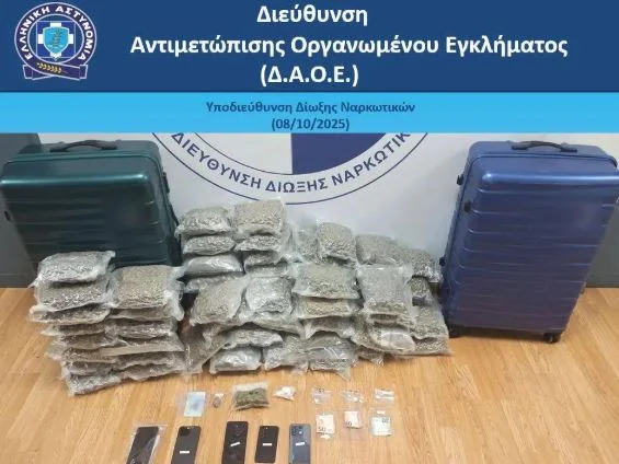 19-vjeçari shqiptar bie në prangat e policisë/ Kapen 32 kg marijuanë në aeroportin e Athinës, aktiviteti kriminal…