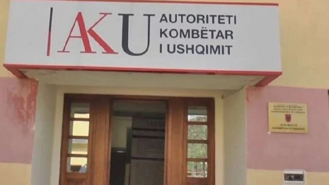 “4 inspektorë të AKU vetëm vëzhgonin”, Gazetarja: Asnjëri nuk mori një mostër për ushqimin