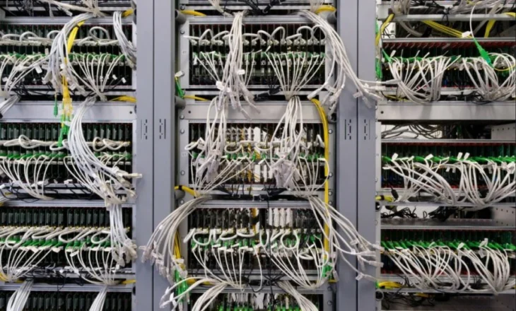 A mund të zhduket që interneti? Brenda sistemit të brishtë që mban bashkë botën moderne