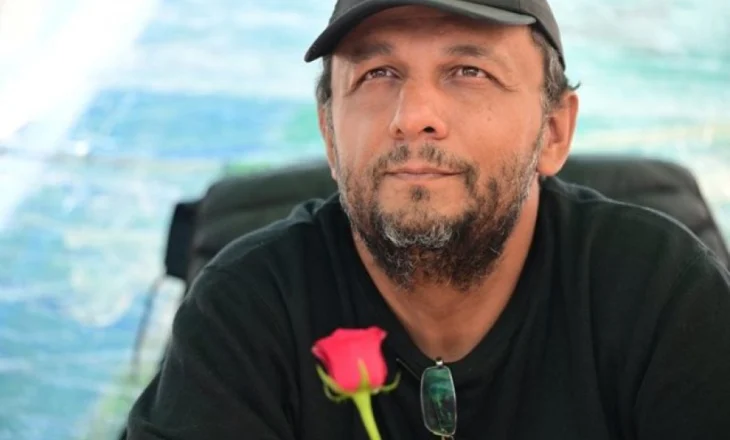 ‘Ai është babai i të gjithëve’/ Djali i ndërroi jetë në aksidentin me tren, Pano Ruçi merr mbështetje të madhe në grevën e urisë