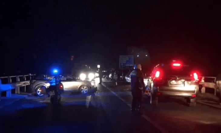 Aksident fatal në Krujë: 20-vjeçari përplas këmbësorin që humbi jetën