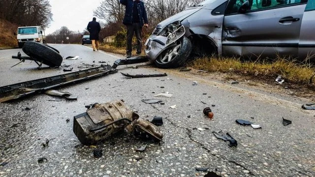 Aksident fatal/ Raportohet një viktimë, ndërsa katër të tjerë lëndohen rëndë, policia arreston…