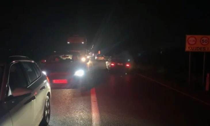 Aksident i trefishtë në aksin Lezhë-Shkodër, plagosen pesë persona, mes tyre një fëmijë