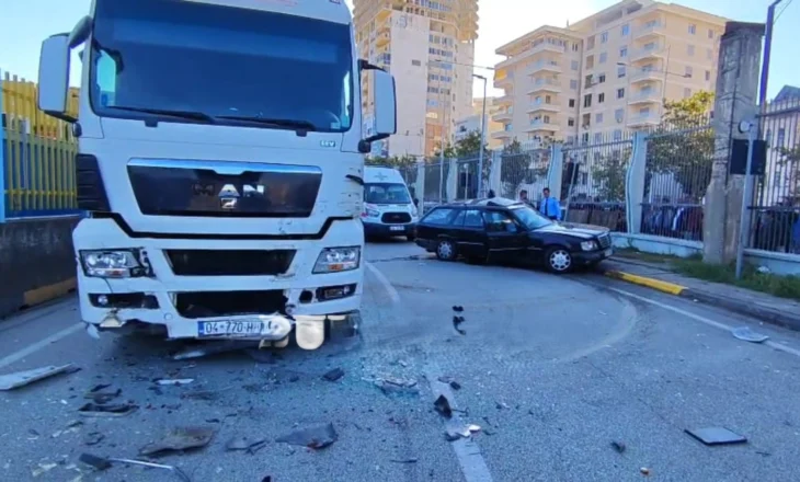 Aksident në portin e Durrësit, “Benz-i” përplaset me kamionin, plagoset çifti