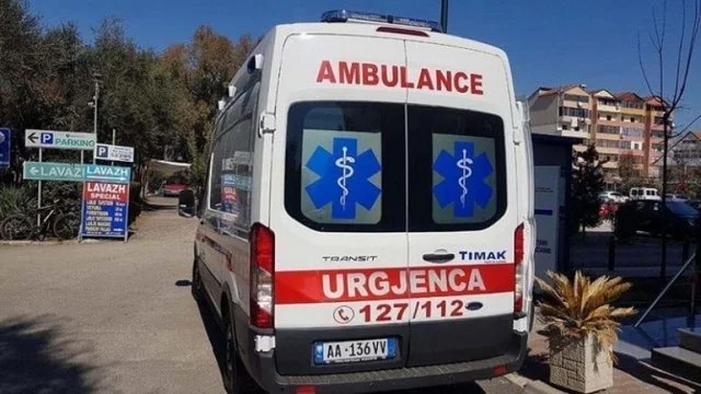 Aksident në Rrugën e Arbrit, plagosen 5 anëtarët e një familje