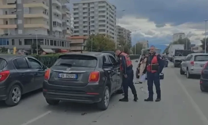 Aksident në Vlorë, përplasen dy automjete