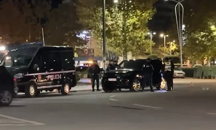 Aksion “blic” në zonën e Skelës në Vlorë, nis kontrolli i makinave luksoze pas aksidentit ku humbi jetën 17-vjeçari