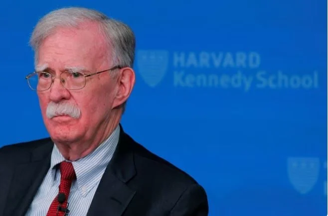 Akuzohet për nxjerrjen e informacioneve të klasifikuara, John Bolton paraqitet në gjykatën federale në Maryland