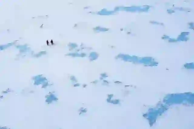 Alarm nga shkencëtarët: Mikrobet e ngrira prej 40 mijë vjetësh mund të “zgjohen”