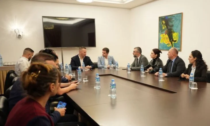 Alimehmeti: Florjan Binaj, kandidati i pavarur më i avantazhuar në 35 vite