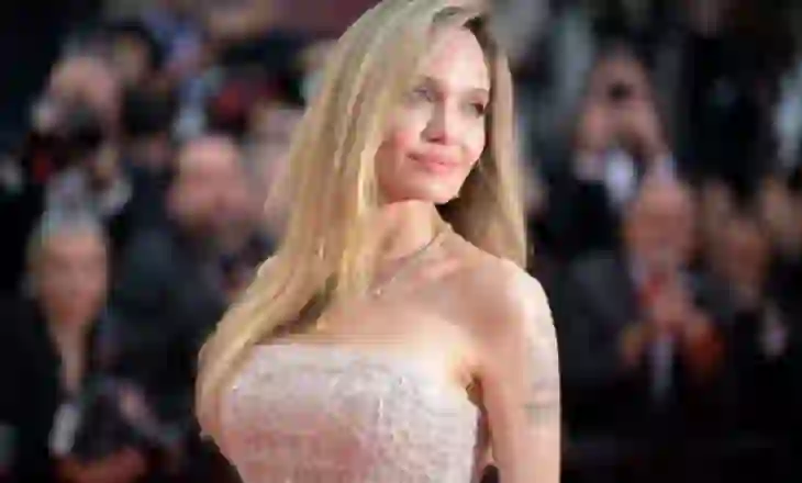 Angelina Jolie flet për vendimin e saj për të hequr gjirin dhe vezoret: Nuk pendohem