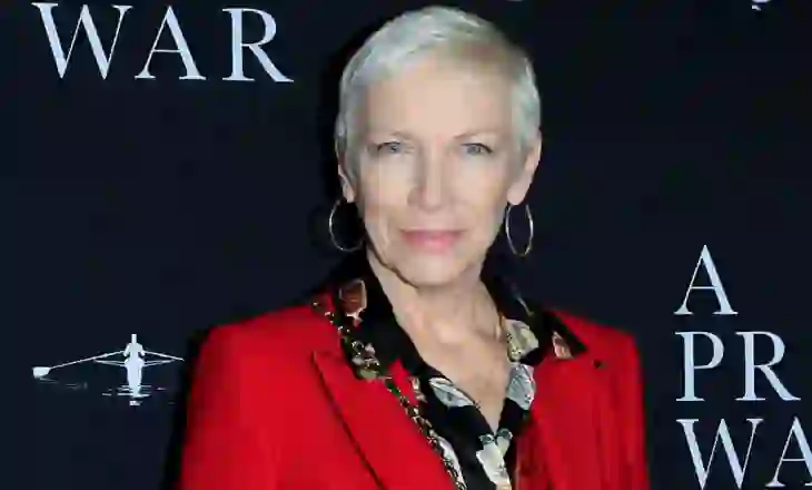 Annie Lennox u diagnostikua me ADHD në moshën 70 vjeçare. Cilat janë shenjat e çrregullimit tek të rriturit?