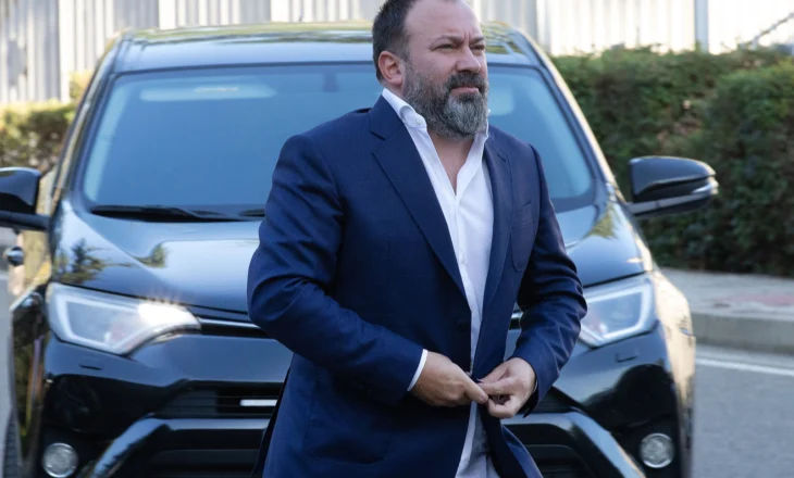 Arbjan Mazniku në GJKKO, çfarë po ndodh në seancën për dosjen “5D”