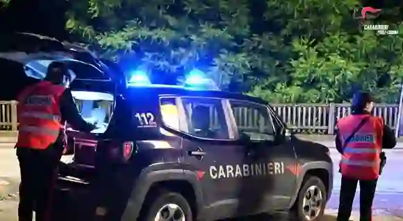 Arrestohen dy shqiptarë në Itali, njëri tentoi t’u arratiset policëve dhe i plagos…