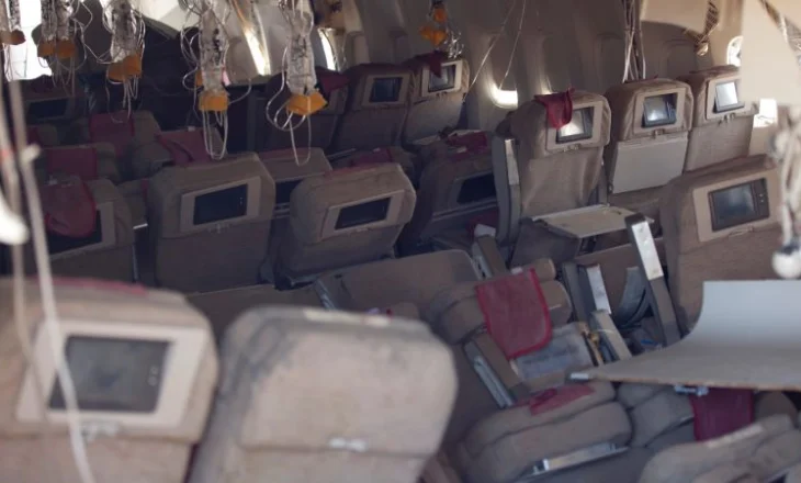 Avioni humb lartësinë dhe kryen ulje të detyruar, plagosen pasagjerët