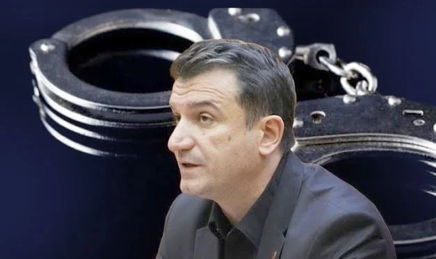 Avokati i Sali Berishës dhe Ilir Rusmali përpiluan argumentimin për dekretin e Presidentit që shkarkon Erion Veliajn…