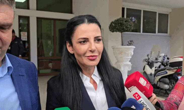 Balluku bën “reprezalje” në Fier, prezanton 4 nënkryetarët e rinj të bashkisë
