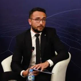 “Balluku shkaktoi dëme sa buxheti i shtetit” – zbulon Ahmetaj, Kopliku: Po hetohet vetëm maja e ajsbergut