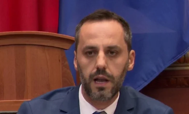 Bardhi kërkoi dorëheqjen e ministres së brendshme, Lamallari: Mos bëni politikë me vdekjen, nuk kanë kaluar të shtatat