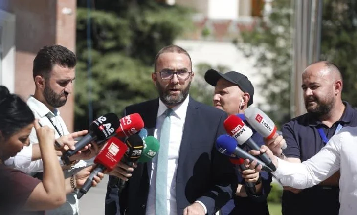 Bardhi reagon pasi Presidenti dekretoi zgjedhjet në Tiranë: Puç kushtetues, robot që komandohet nga Rama