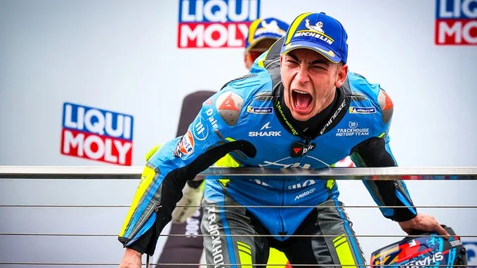 Befason madrileni Fernandez, triumfon për herë të parë në MotoGP