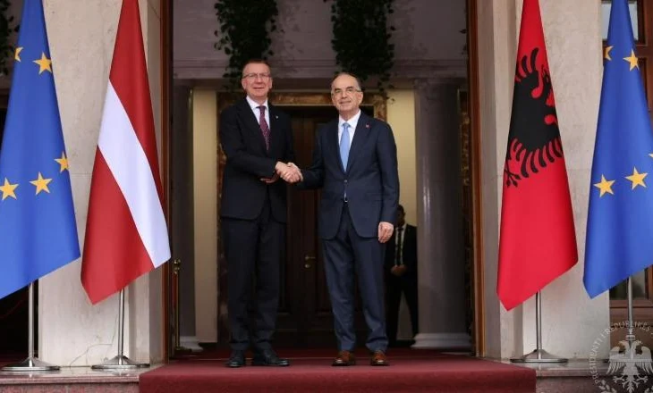Begaj pret në takim presidentin e Letonisë, në fokus të bisedimeve siguria dhe mbrojtja: Provokimet e Rusisë..