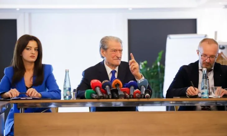 Berisha mban leksione për deputetët e rinj, ja të besuarit që i ‘dolën nga rreshti’