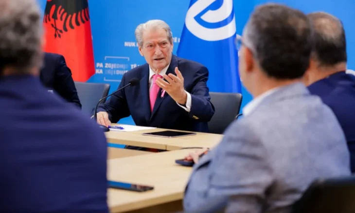 Berisha: Përfaqësuesit tanë do dalin në media vetëm kur të jetë edhe kundërshtari përballë! Nuk e pranojmë më këtë strategji censure